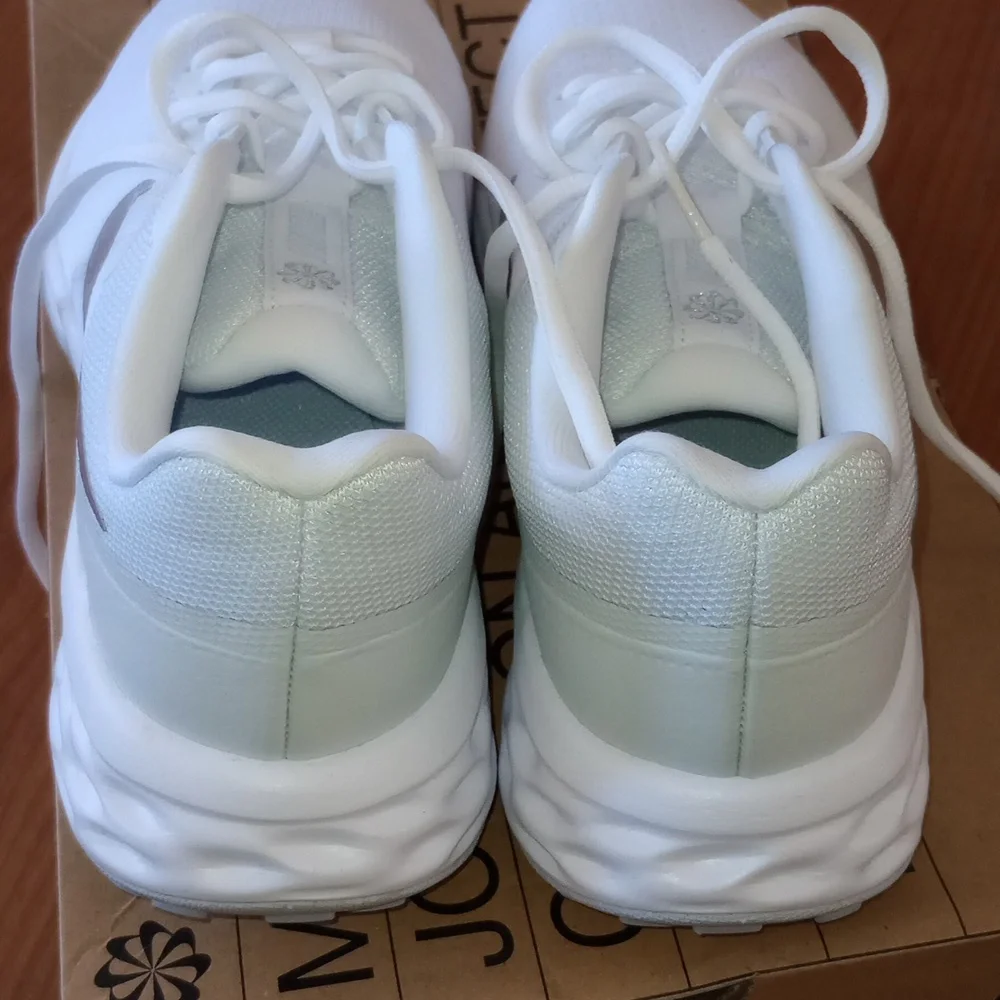 NOWT - Picture 3 of 8